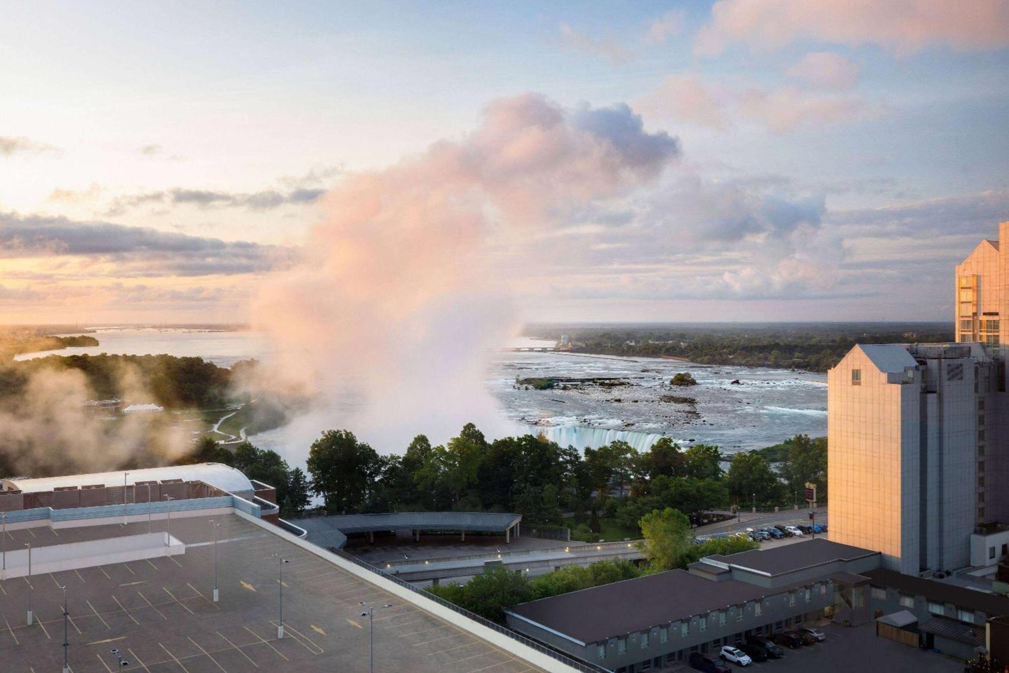 Wyndham Grand Fallsview Hotel Niagara Şelalesi Dış mekan fotoğraf